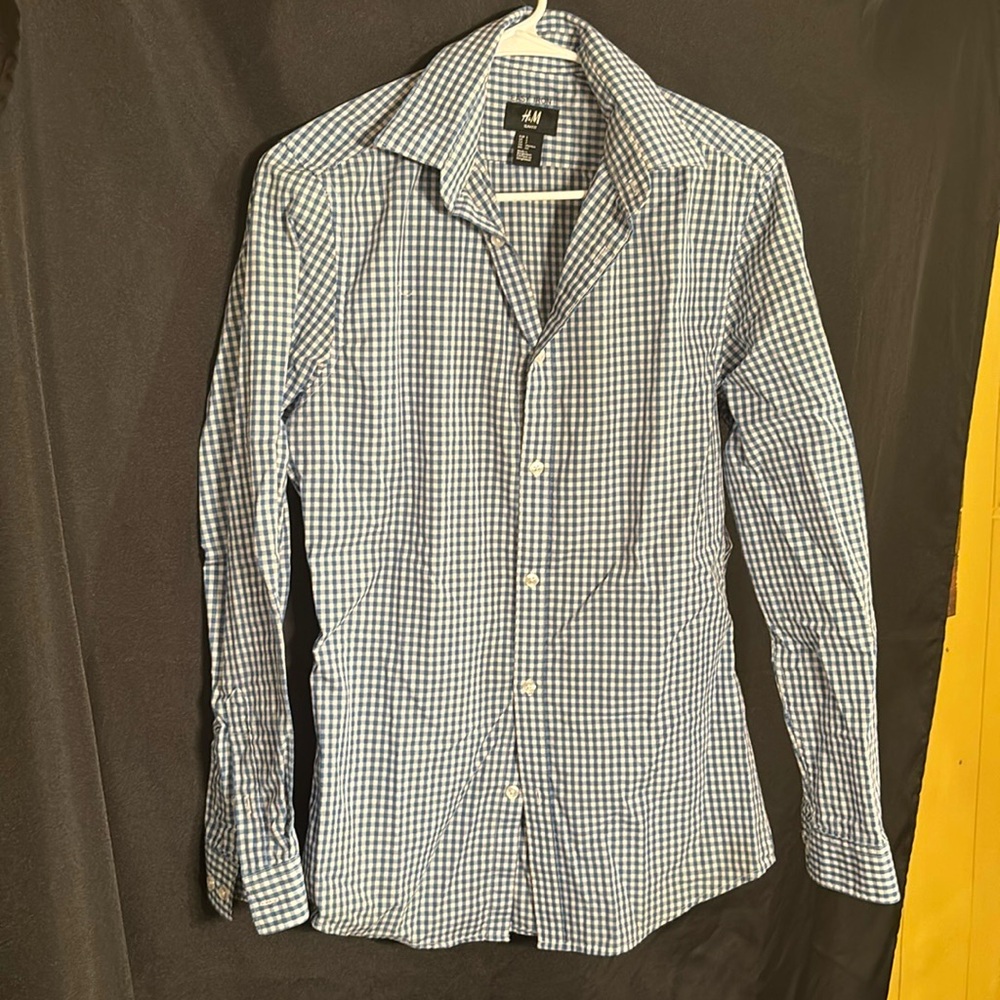 H&M Blue and White Checkered Button Down - Picture 1 of 3